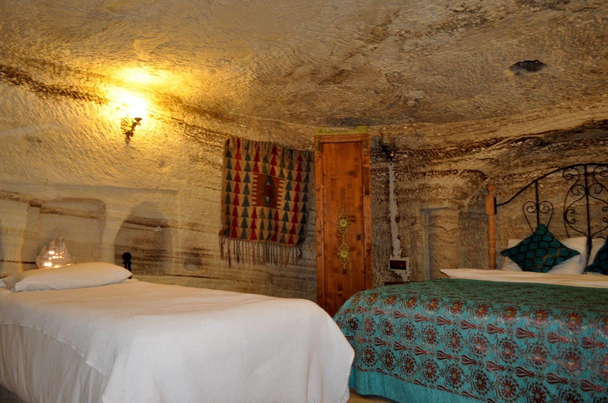 Cappadocia Hills Cave Hotel Goreme Bagian luar foto